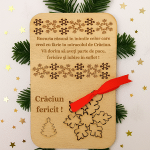 Alternative view of Felicitare Craciun din lemn cu glob detasabil