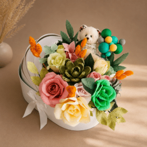 Aranjament floral in Cutie Landou, Cadou proaspata mamica