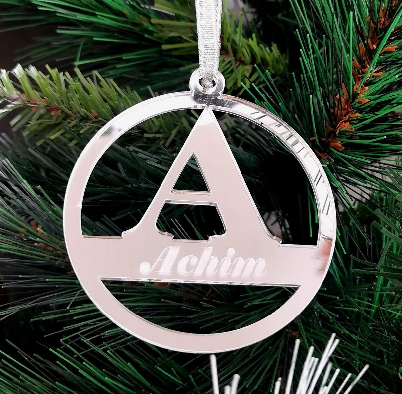 Glob argintiu personalizat initiala si nume