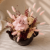 Aranjament Floral cu Trandafir Criogenat Cappuccino în Vas Ceramic Tip Ceainic – Model Unicat - imagine 2