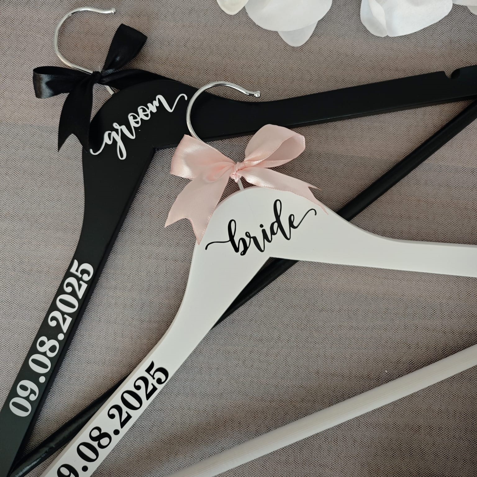 Set umerase personalizate nunta, Groom/Bride Alb/Negru - imagine 3