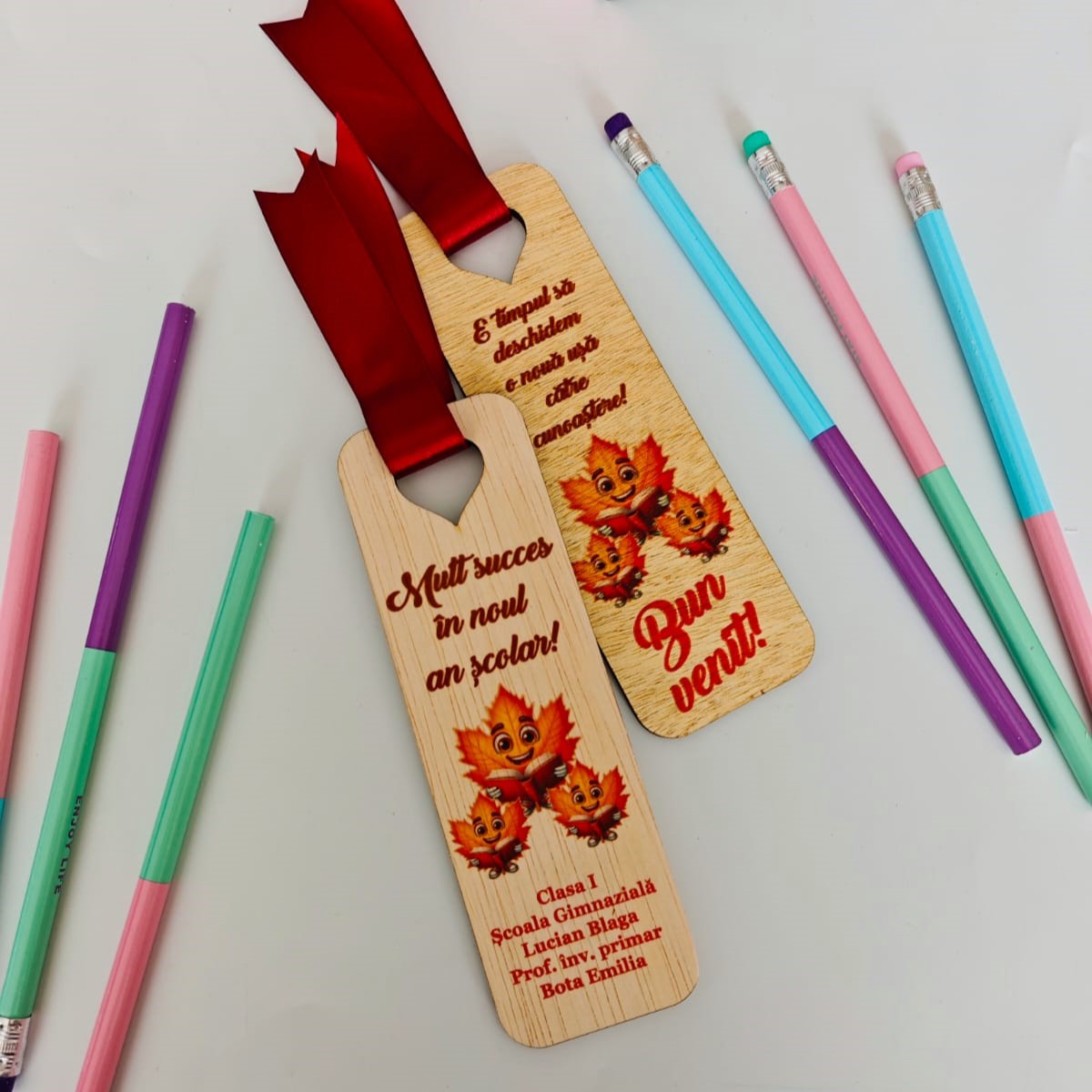 Semn carte lemn personalizat Prima zi de scoala Frunza